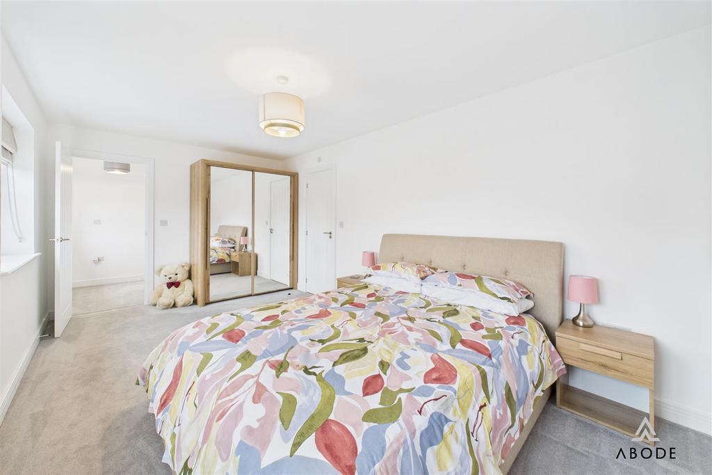 CAM01882 G0-PR0121-STILL021.jpg