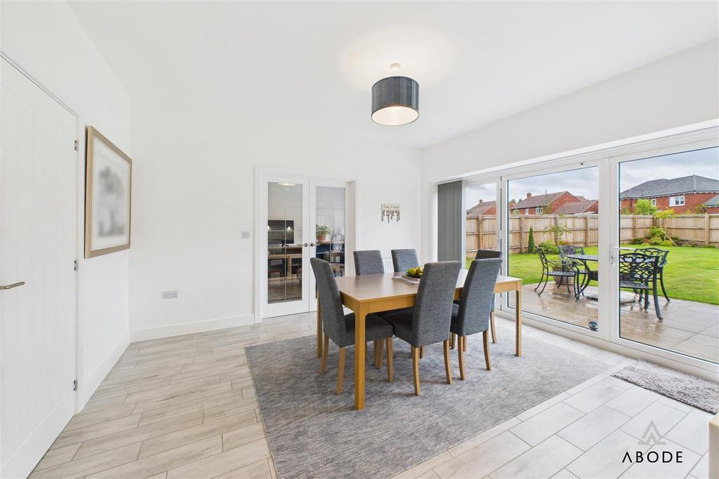 CAM01882 G0-PR0121-STILL009.jpg