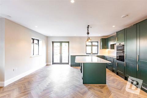 4 bedroom semi-detached house for sale, Moor Lane, Upminster, RM14