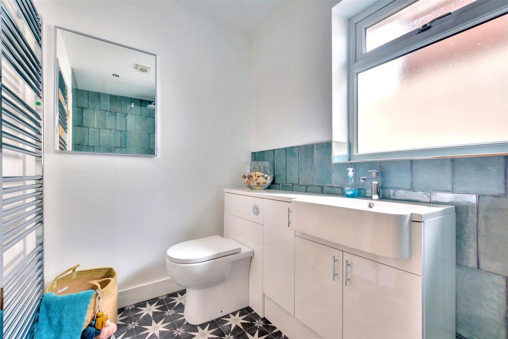 Shower Room 1.jpeg