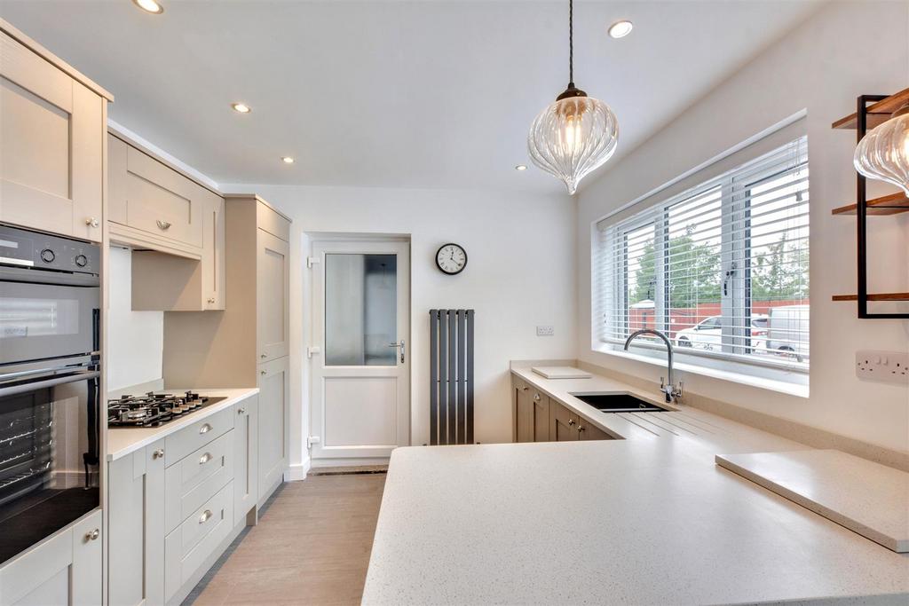 Kitchen 1.jpeg