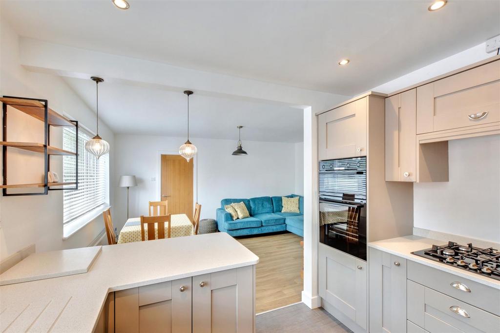 Kitchen 4.jpeg