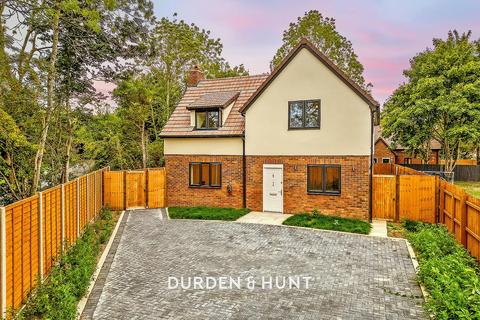 3 bedroom detached house for sale, Ongar Road, Dunmow, CM6