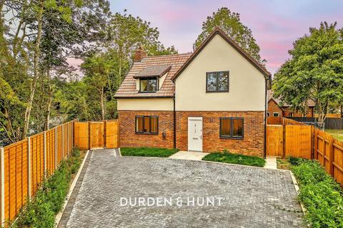 3 bedroom semi-detached house for sale, Ongar Road, Dunmow, CM6