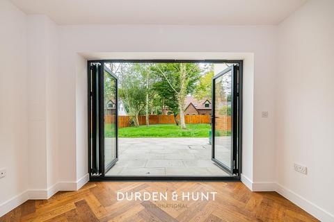 3 bedroom semi-detached house for sale, Ongar Road, Dunmow, CM6