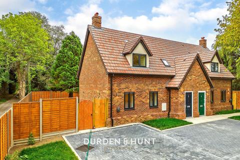 3 bedroom semi-detached house for sale, Ongar Road, Dunmow, CM6