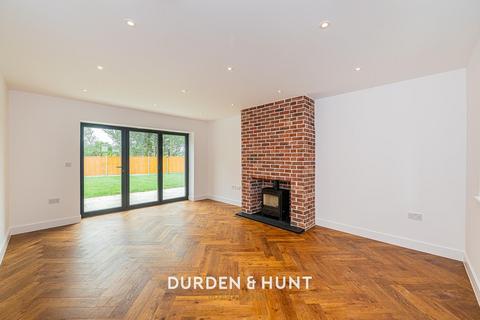 3 bedroom semi-detached house for sale, Ongar Road, Dunmow, CM6