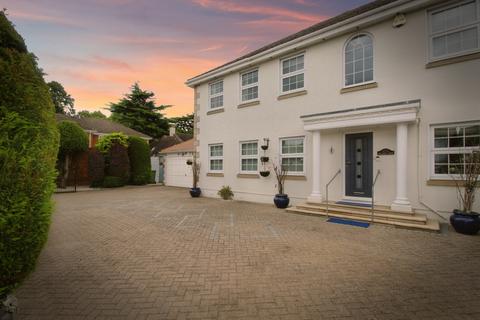 4 bedroom detached house for sale, Mill Lane Close, Broxbourne