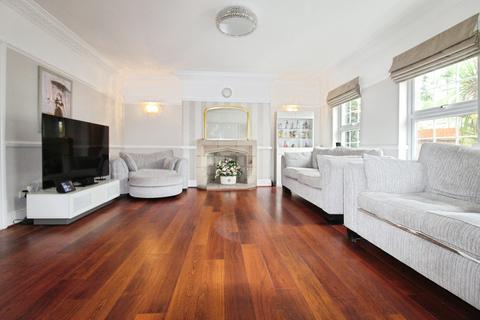 4 bedroom detached house for sale, Mill Lane Close, Broxbourne