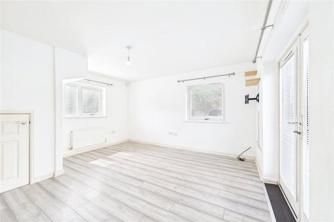 3 bedroom end of terrace house to rent, Iona Avenue, Tilehurst, Reading, Berkshire, RG30