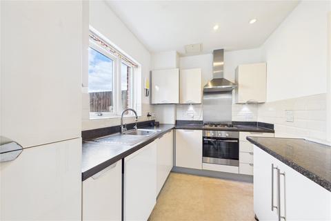 3 bedroom end of terrace house to rent, Iona Avenue, Tilehurst, Reading, Berkshire, RG30