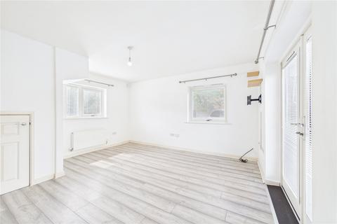 3 bedroom end of terrace house to rent, Iona Avenue, Tilehurst, Reading, Berkshire, RG30