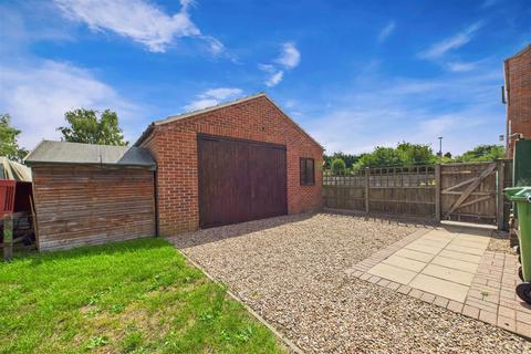 undefined, Low Road, Besthorpe