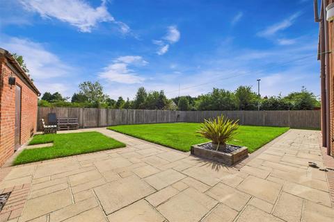 undefined, Low Road, Besthorpe