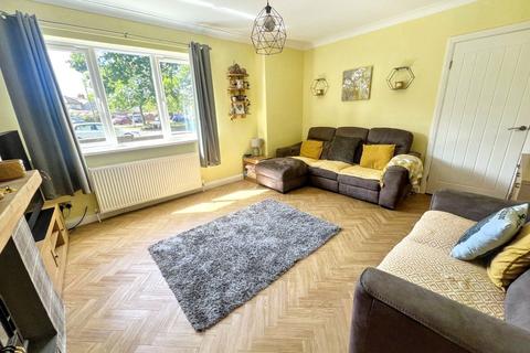 33 Lysdon Avenue, New Hartley, Whitley Bay, NE25 0RX