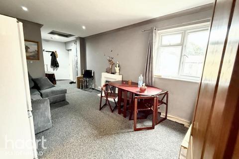1 bedroom flat for sale, King Edward Street, SLOUGH