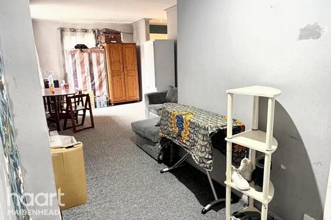 1 bedroom flat for sale, King Edward Street, SLOUGH