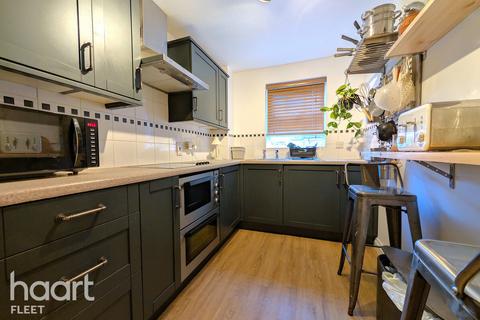 2 bedroom apartment to rent, King Johns Street, Fleet
