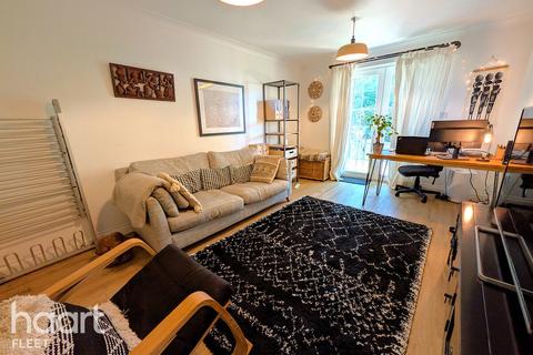 2 bedroom apartment to rent, King Johns Street, Fleet