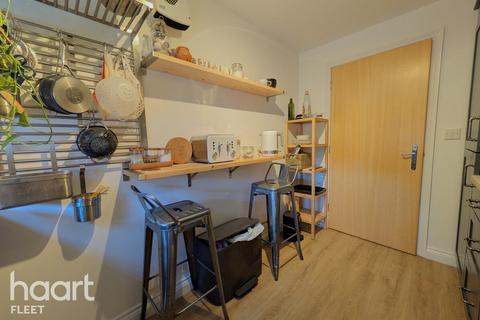 2 bedroom apartment to rent, King Johns Street, Fleet