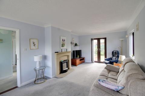2 bedroom detached bungalow for sale, Green Close, St. Neots PE19