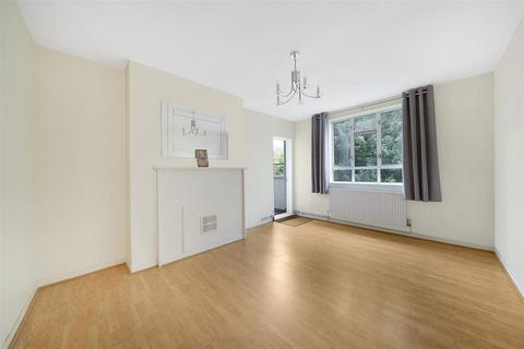 3 bedroom flat for sale, Hector House, Old Bethnal Green Road, London