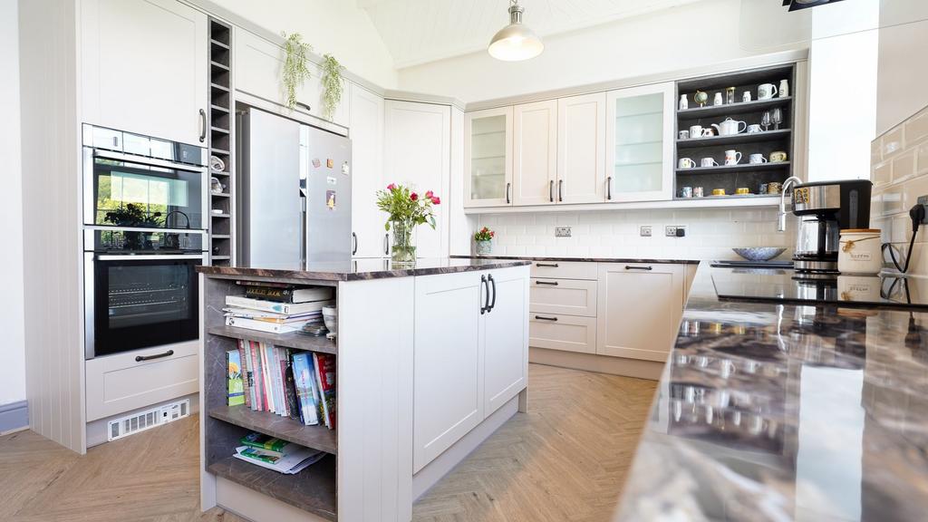 Kitchen / Breakfast Room
