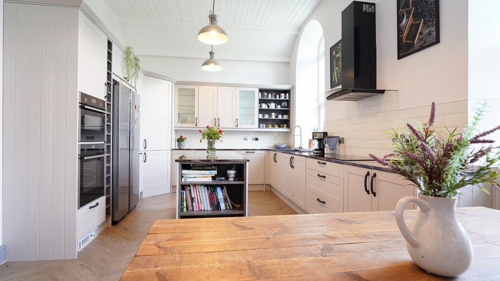 Kitchen / Breakfast Room