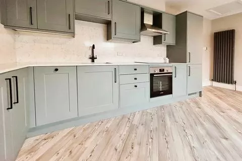 2 bedroom flat to rent - View 2