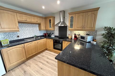 2 bedroom flat for sale, Clarence Street, Surrey TW18