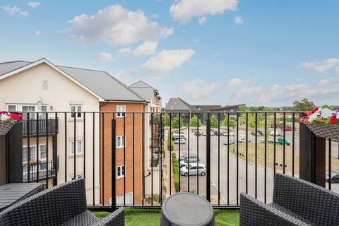 2 bedroom apartment for sale, Bell Farm Way, Walton-on-Thames, KT12