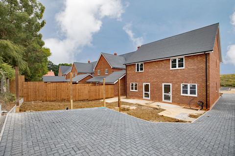 undefined, Glebe Rise, Weldon NN17