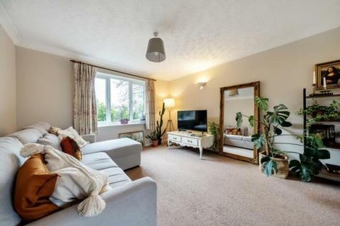 2 bedroom flat for sale, Abingdon Close, Thame OX9