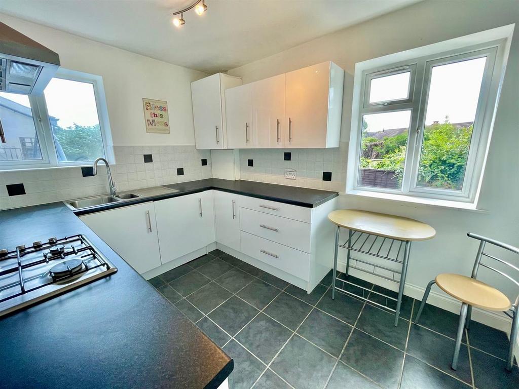 77 Church Rd Kitchen 2.jpg