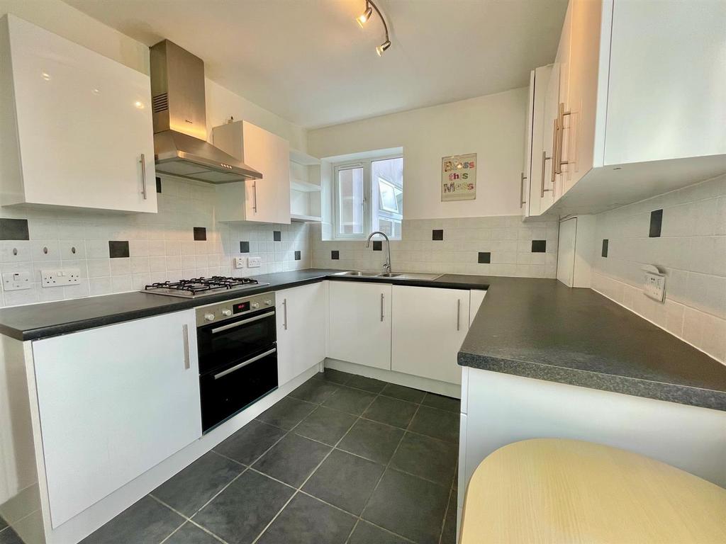 77 Church Rd Kitchen.jpg