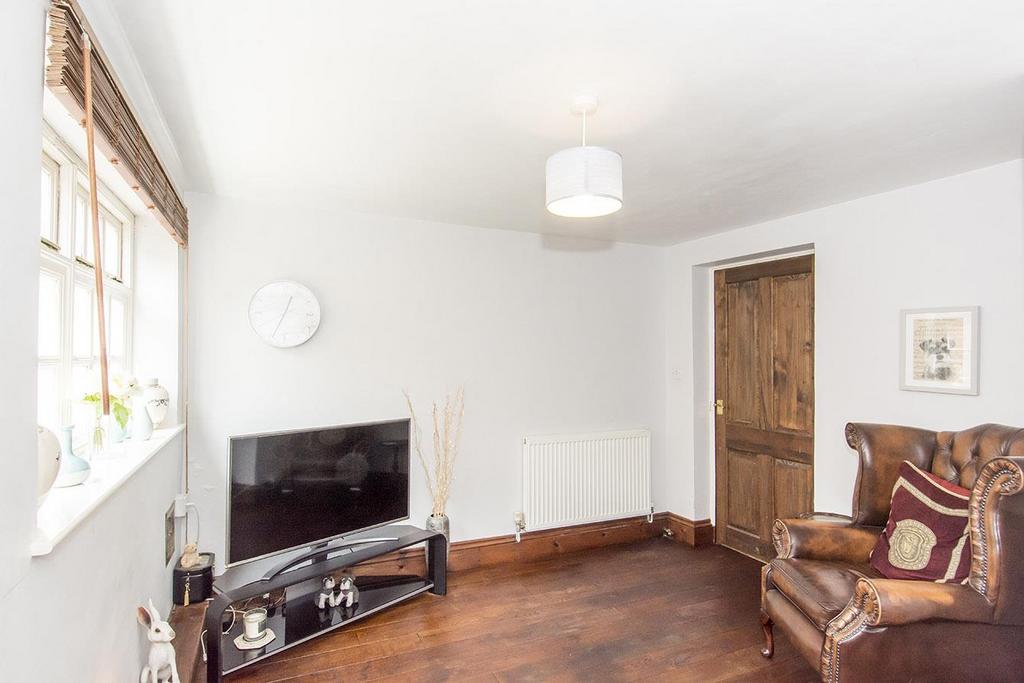 (Sitting Room Photo Two)