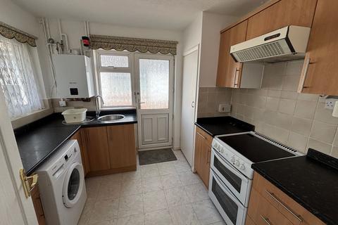 2 bedroom semi-detached bungalow to rent, The Dell, Caddington, LU1