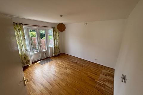 2 bedroom semi-detached bungalow to rent, The Dell, Caddington, LU1