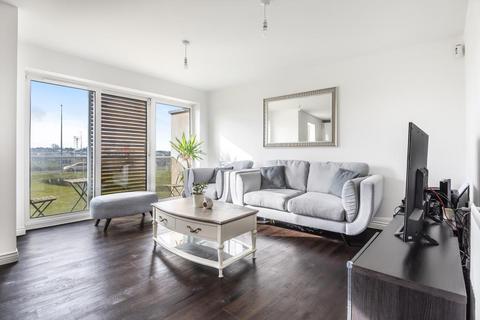 2 bedroom flat for sale, Aylesbury,  Buckinghamshire,  HP18