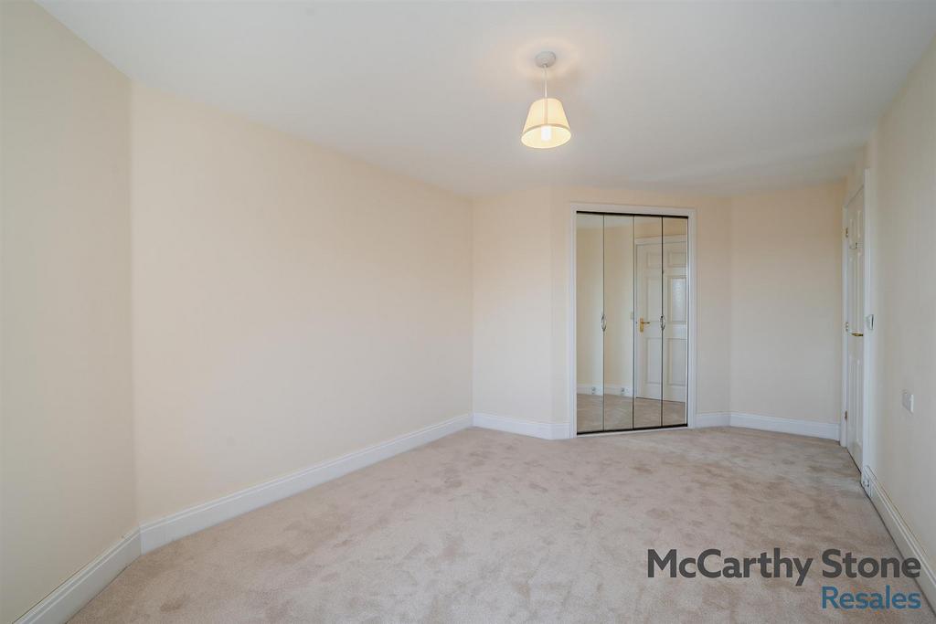 Double Bedroom: