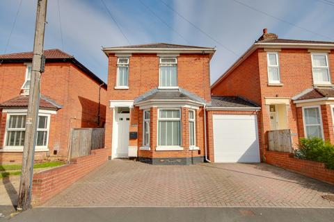 4 bedroom detached house for sale, BITTERNE PARK! TWO ENSUITES! WOW FACTOR KITCHEN/DINER