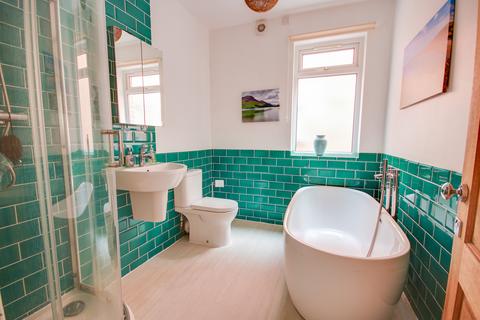4 bedroom detached house for sale, BITTERNE PARK! TWO ENSUITES! WOW FACTOR KITCHEN/DINER
