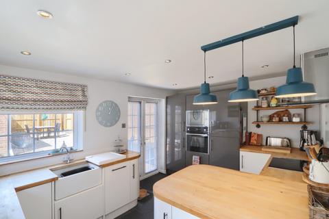 3 bedroom semi-detached house for sale, Surbiton Road, Fairfield