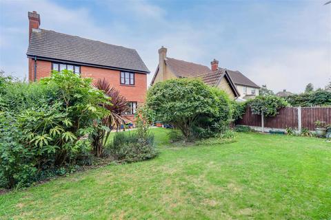 3 bedroom detached house for sale, Alleyn Place, Westcliff-on-Sea SS0