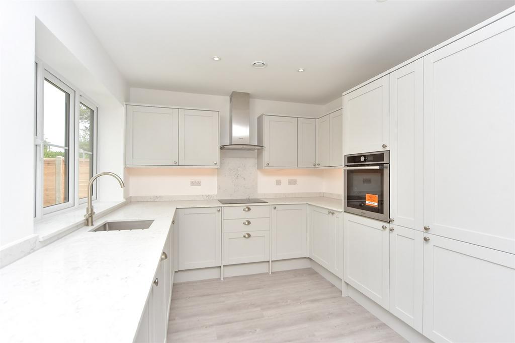 Kitchen/ Living Area