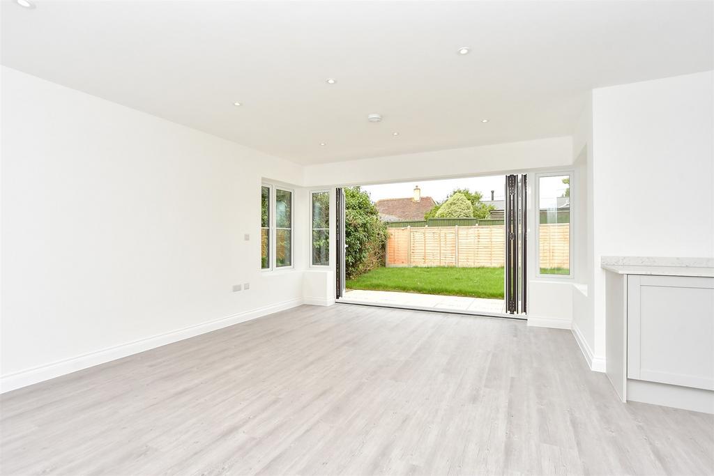 Kitchen/Living Area