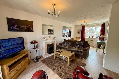 12 Burrows Chase, Waltham Abbey, EN9 3YX