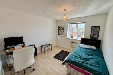 12 Burrows Chase, Waltham Abbey, EN9 3YX