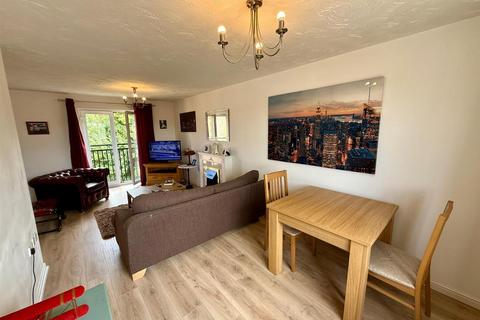 12 Burrows Chase, Waltham Abbey, EN9 3YX