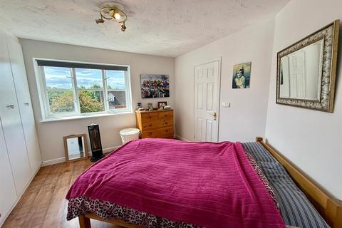 12 Burrows Chase, Waltham Abbey, EN9 3YX